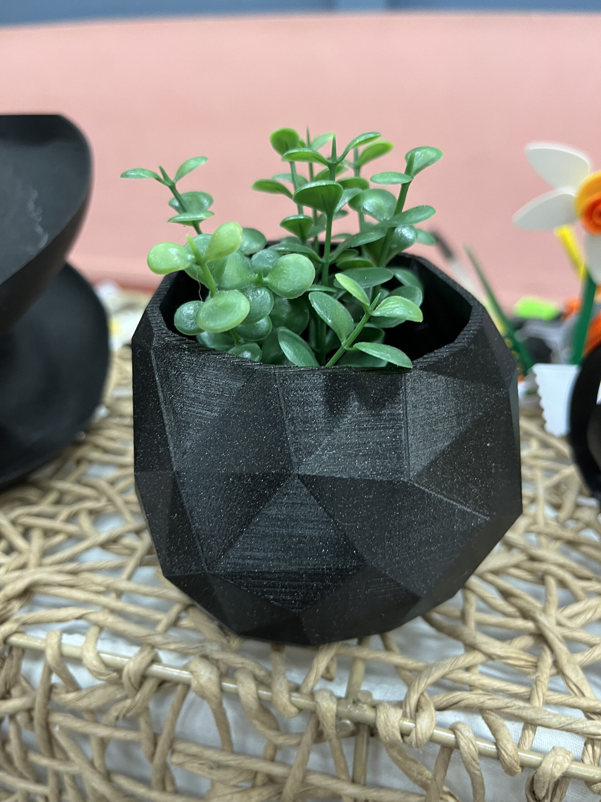 Pot Crâne Low Poly Noir – Tête de Mort – Pot à Crayons / Cache Pot – Image 3
